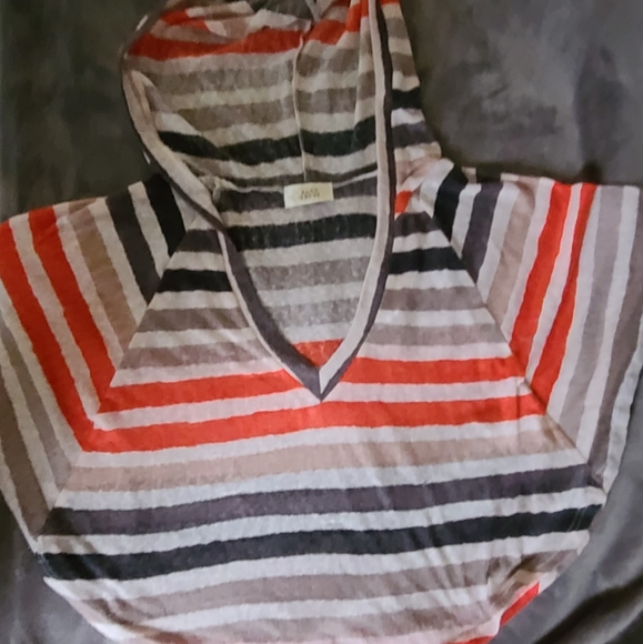 🦇2/$15-Crop top with hood - Picture 3 of 10